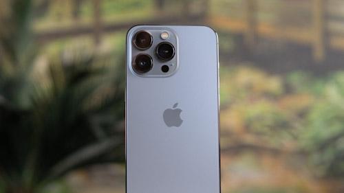 iPhone-13-Pro-camera-film